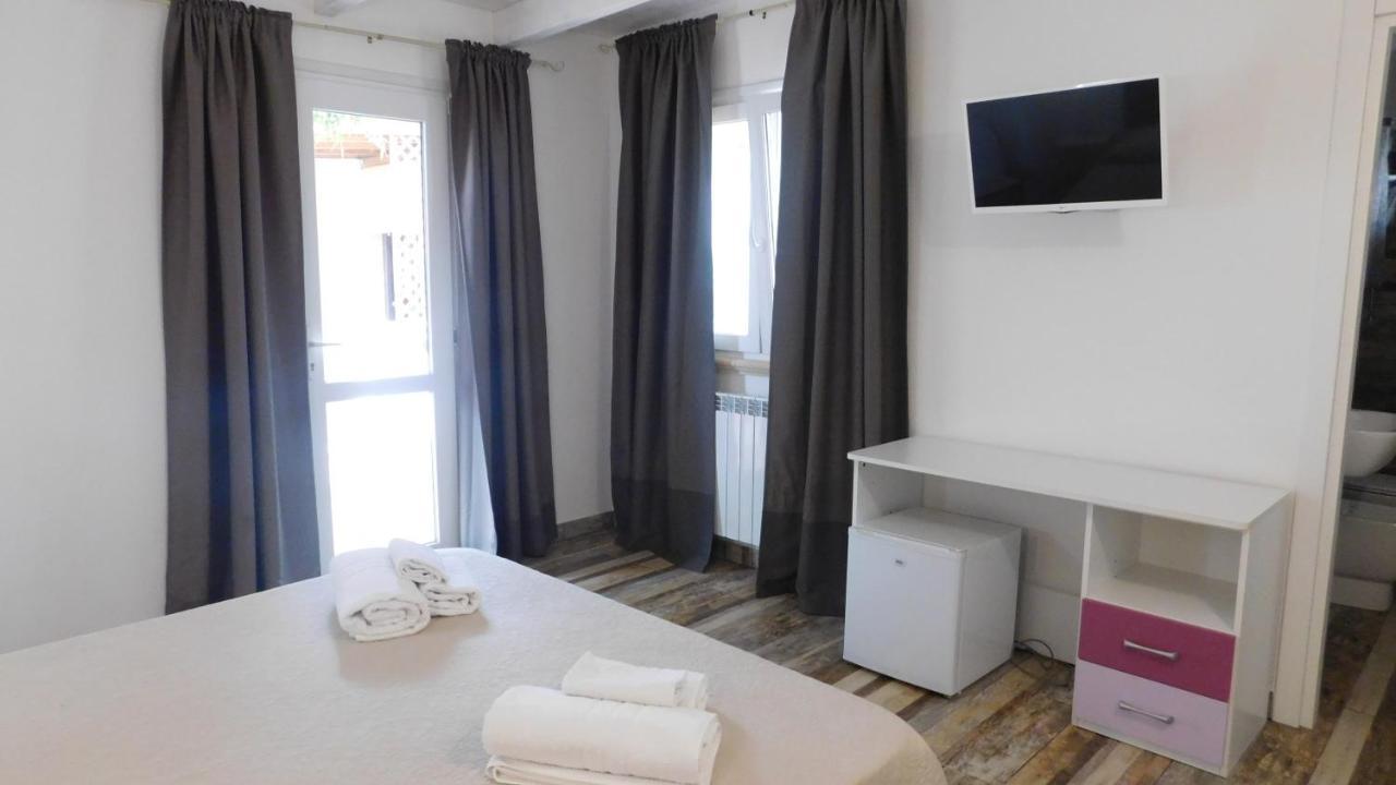Villa Raggio Di Sole Parcheggio Privato Porto Cesareo Exterior foto